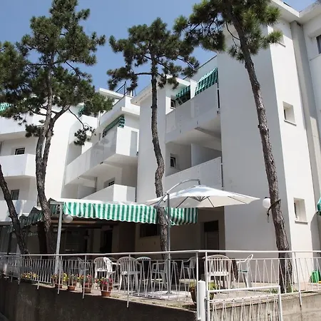 Garden لينانو سابيادورو